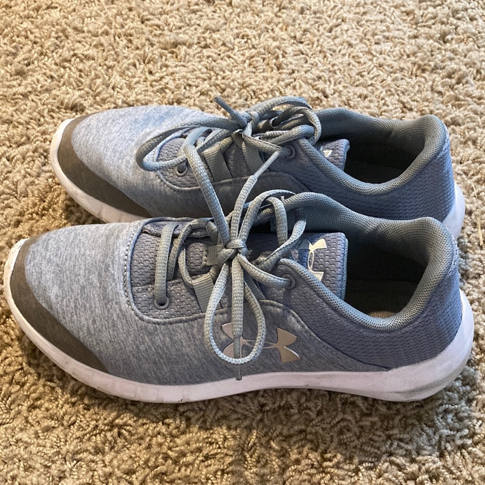 Light blue Under Armor sneakers running shoes women’s size 7
